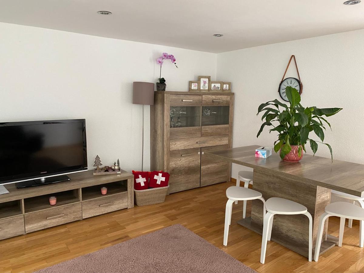Haus Wiggis Apartment Netstal Екстериор снимка